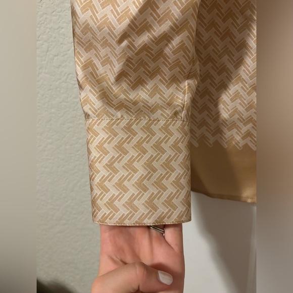 Lafayette 148 New York Women’s 100% Silk Button Up Blouse Size Small - Picture 6 of 8